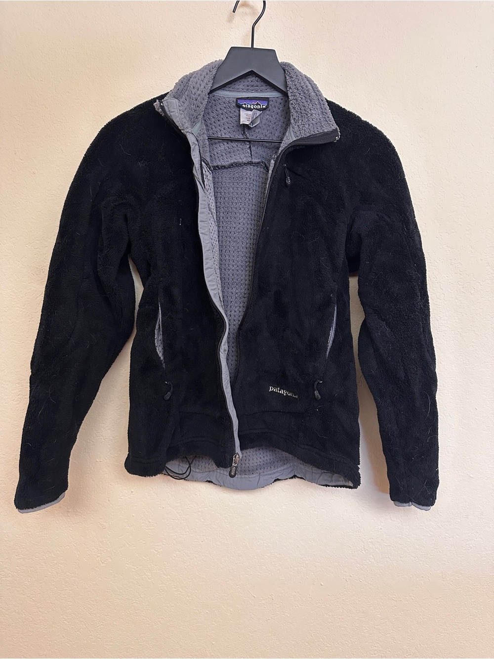 Patagonia Women’s Black Fleece Jacket with Gray Interior Trim